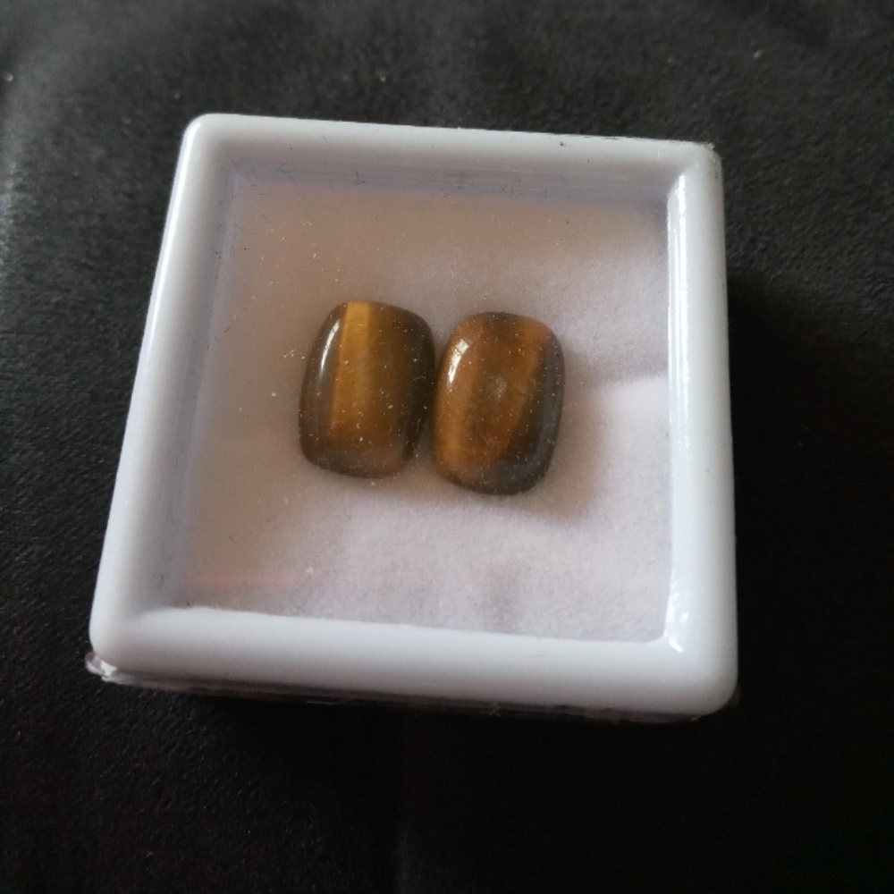 Loose Tigereye gemstones